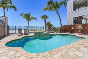 Beachfront 5BR: Heated Pool, Spa, Elevator, Views